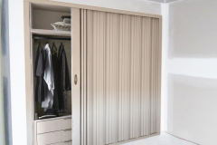armadio-in-cartongesso-6-CON-PORTA-e-vestiti